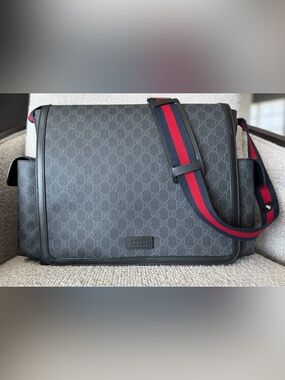 Gucci GG Supreme Large Changing Diaper Messenger Bag Black Authentic